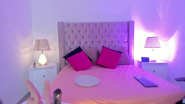 CandieGilson   online show from November 2025 01:14:02 PM