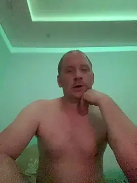 Krzysiekg123 online show from January 2026 04:44:01 PM