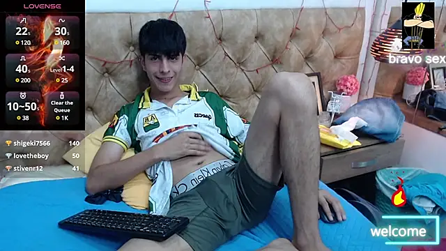 Snapshot of Estiv18_ chatting on March 2025 10:24:02 AM Estiv18 online show from March 2025 10:24:02 AM