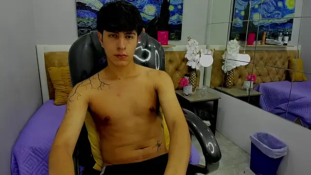 Snapshot of Estiv18_ chatting on September 2025 01:17:01 AM Estiv18 online show from September 2025 01:17:01 AM
