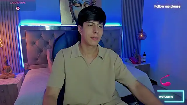 Snapshot of Estiv18_ chatting on September 2025 02:04:02 AM Estiv18 online show from September 2025 02:04:02 AM