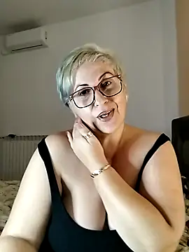 Snapshot of Pumabionda chatting on October 2025 09:32:01 AM Pumabionda online show from October 2025 09:32:01 AM