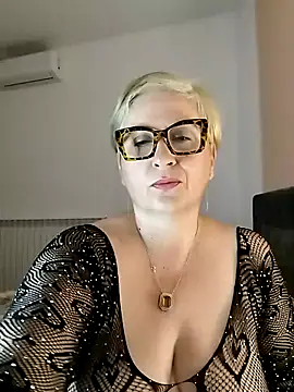 Snapshot of Pumabionda chatting on October 2025 10:33:01 PM Pumabionda online show from October 2025 10:33:01 PM