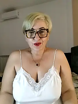 Snapshot of Pumabionda chatting on November 2025 10:17:01 AM Pumabionda online show from November 2025 10:17:01 AM