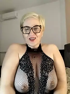 Snapshot of Pumabionda chatting on November 2025 10:21:01 PM Pumabionda online show from November 2025 10:21:01 PM