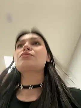 lunalovelee online show from March 2026 11:17:01 AM