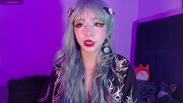Snapshot of purplelilith3 chatting on June 2026 11:02:02 AM purplelilith3 online show from June 2026 11:02:02 AM