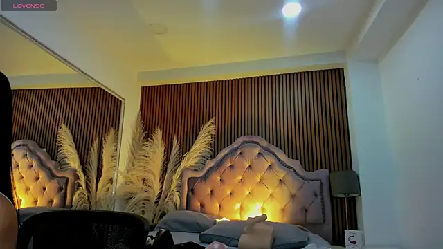 EmiliaRose  online show from December 2025 08:24:02 PM