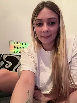 skyemorgan01 online show from April 2026 07:38:02 PM