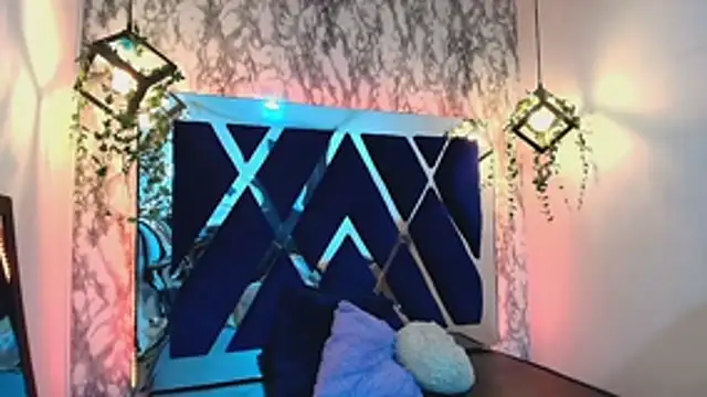 charlotte bluee online show from November 2025 06:51:02 PM