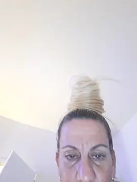 sujaila online show from November 2025 09:15:01 PM