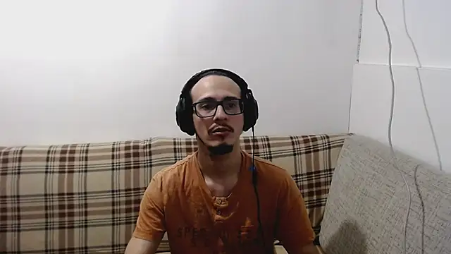 cholitohermoso online show from June 2026 12:11:01 AM