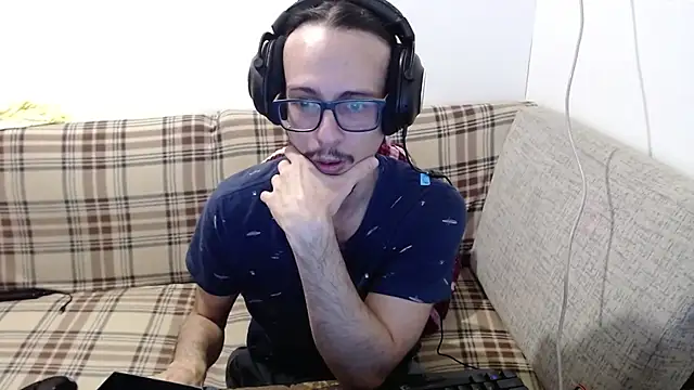 Snapshot of cholitohermoso chatting on June 2026 02:31:01 PM cholitohermoso online show from June 2026 02:31:01 PM