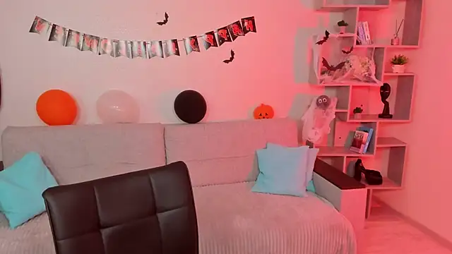 GabriellaMays online show from October 2025 05:11:02 AM