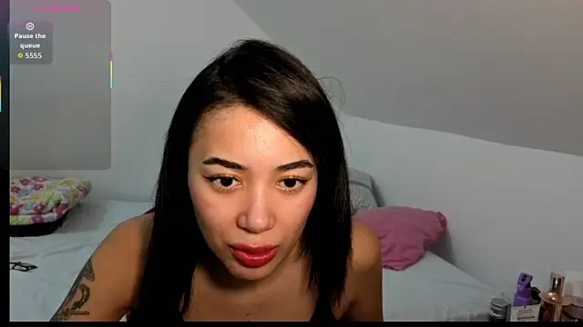 KylieLoveXX online show from October 2025 07:14:02 PM