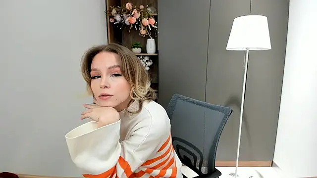 TaiteBayles online show from February 2025 03:50:01 AM