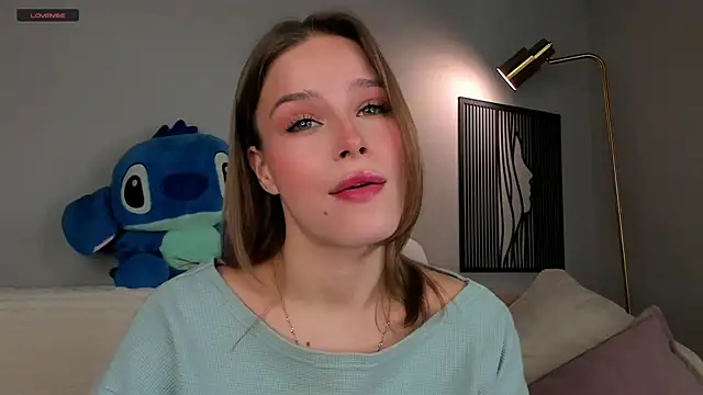 TaiteBayles online show from October 2025 01:06:02 AM