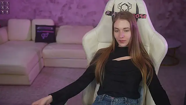 Layla Sweet  online show from April 2026 07:15:01 PM