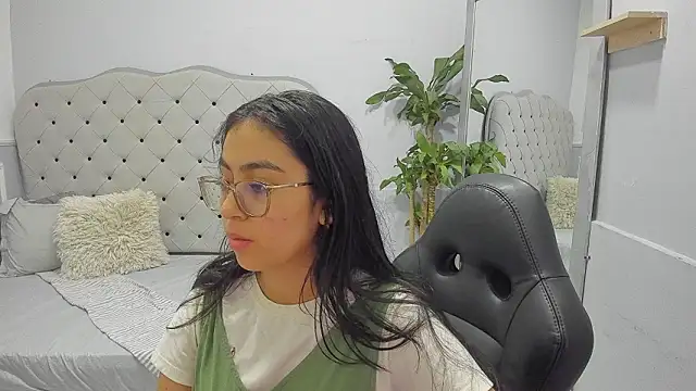 lucelly 15 online show from February 2026 11:39:02 AM