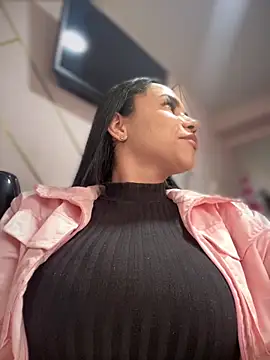 Snapshot of Naatalia chatting on October 2025 09:45:01 PM Naatalia online show from October 2025 09:45:01 PM