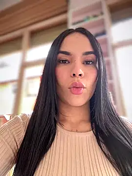 Snapshot of Naatalia chatting on October 2025 05:03:01 PM Naatalia online show from October 2025 05:03:01 PM