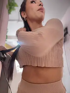 Snapshot of Naatalia chatting on November 2025 06:21:02 PM Naatalia online show from November 2025 06:21:02 PM