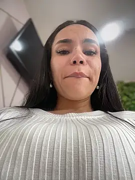 Snapshot of Naatalia chatting on December 2025 07:44:01 PM Naatalia online show from December 2025 07:44:01 PM