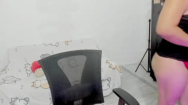 Naoko 7w7 online show from December 2025 12:05:01 AM