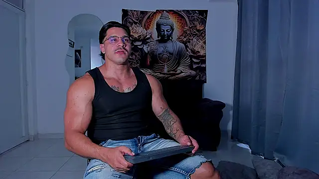 Valentino Dosantos  online show from October 2025 08:09:02 PM