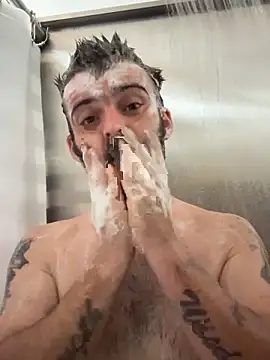 Snapshot of Duhon2317 chatting on March 2026 01:33:02 AM Duhon2317 online show from March 2026 01:33:02 AM