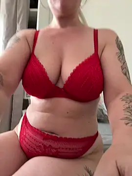 Snapshot of Lar0uch chatting on February 2025 12:57:02 PM Lar0uch online show from February 2025 12:57:02 PM