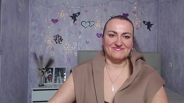 Snapshot of DianaMGG chatting on March 2025 03:05:02 PM DianaMGG online show from March 2025 03:05:02 PM