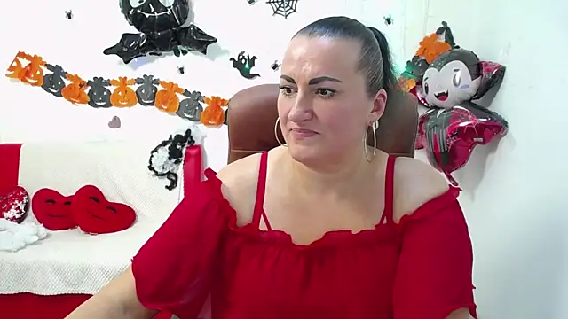 DianaMGG online show from October 2025 06:48:01 PM