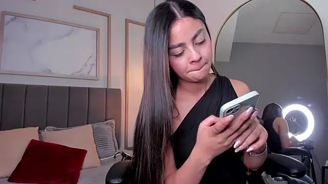 Bella walker  online show from March 2026 08:37:02 PM