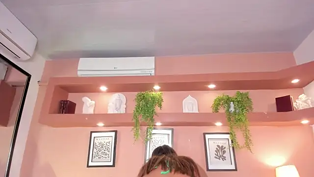 SofiaBennett  online show from April 2026 12:30:01 PM