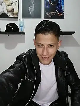 Snapshot of Mr-Eros-Master chatting on February 2025 09:04:02 PM Mr-Eros-Master online show from February 2025 09:04:02 PM