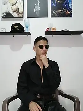 Snapshot of Mr-Eros-Master chatting on February 2025 12:41:01 AM Mr-Eros-Master online show from February 2025 12:41:01 AM