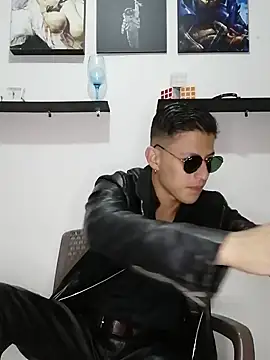 Snapshot of Mr-Eros-Master chatting on February 2025 04:31:01 AM Mr-Eros-Master online show from February 2025 04:31:01 AM