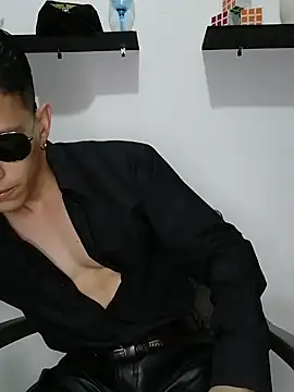 Snapshot of Mr-Eros-Master chatting on February 2025 02:18:01 AM Mr-Eros-Master online show from February 2025 02:18:01 AM