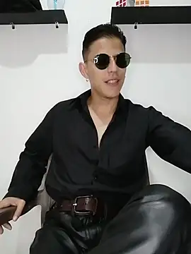Snapshot of Mr-Eros-Master chatting on February 2025 06:35:02 PM Mr-Eros-Master online show from February 2025 06:35:02 PM