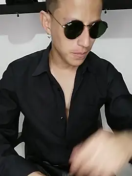 Snapshot of Mr-Eros-Master chatting on February 2025 10:48:02 PM Mr-Eros-Master online show from February 2025 10:48:02 PM