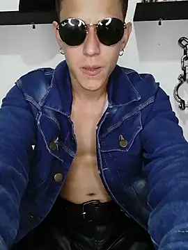 Snapshot of Mr-Eros-Master chatting on February 2025 07:25:01 PM Mr-Eros-Master online show from February 2025 07:25:01 PM