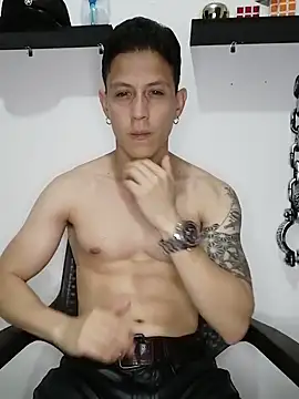 Snapshot of Mr-Eros-Master chatting on March 2025 11:06:01 PM Mr-Eros-Master online show from March 2025 11:06:01 PM