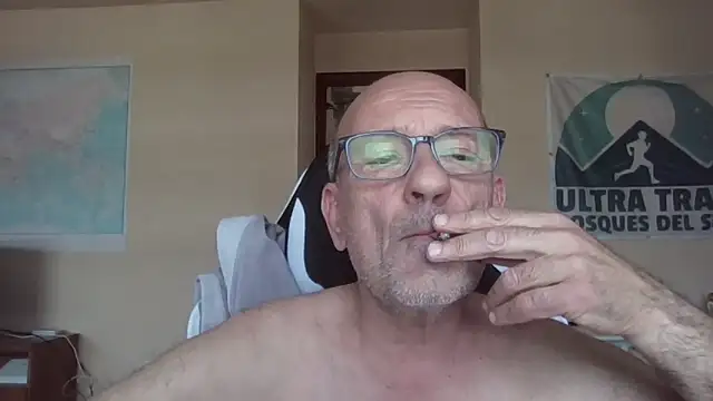 Snapshot of llopaco chatting on April 2026 12:40:02 PM llopaco online show from April 2026 12:40:02 PM