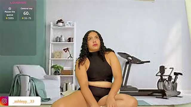  Ashley 33 online show from October 2025 08:20:02 PM