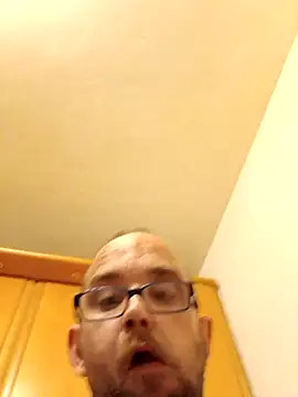 Andre35w online show from May 2026 03:19:01 PM