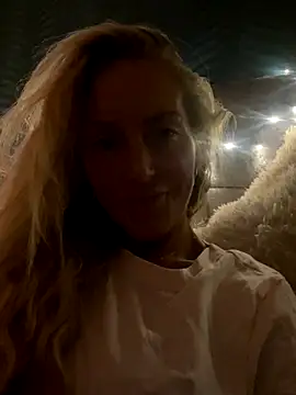 Snapshot of Fiery_Blonde_LexiX chatting on October 2025 10:31:01 PM Fiery Blonde LexiX online show from October 2025 10:31:01 PM