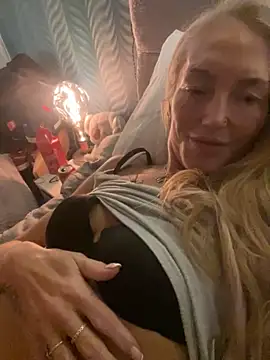 Fiery Blonde LexiX online show from October 2025 11:17:02 PM