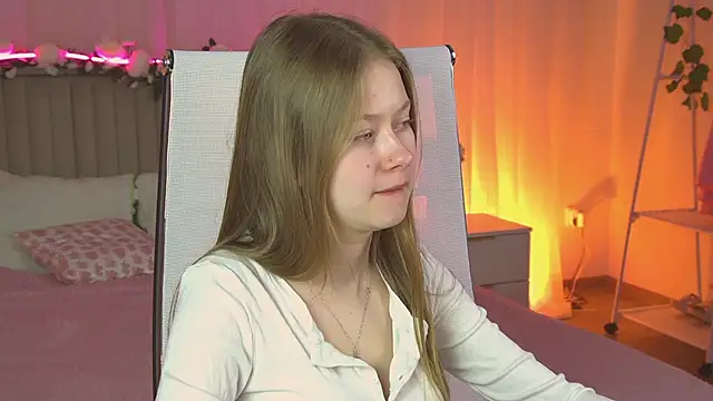 EveMundie online show from April 2026 09:46:02 AM