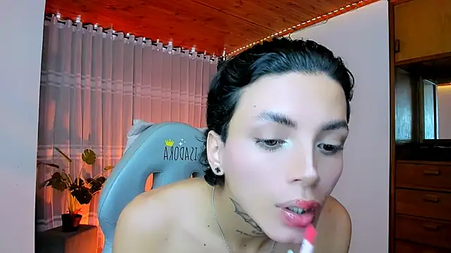 Snapshot of nilam_valker chatting on June 2026 06:39:01 PM nilam valker online show from June 2026 06:39:01 PM